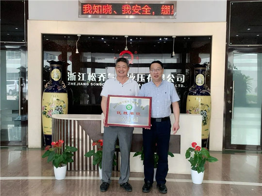 1686728913180687.jpg 16551654977067854.jpg